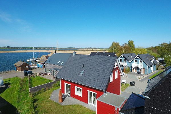 Rügen Ferienhaus ButjeButje direkt am Hafen in Gager