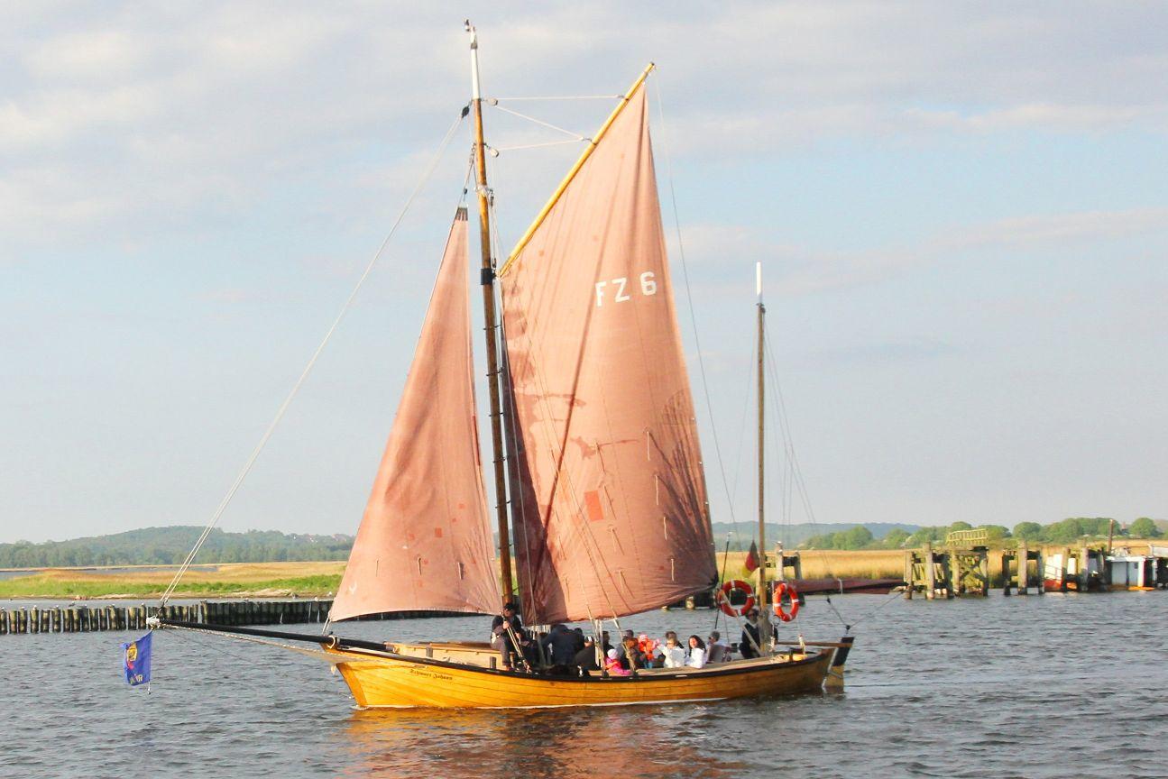 Fischerei Zeesboot Schwart Johann in Gager auf Rügen