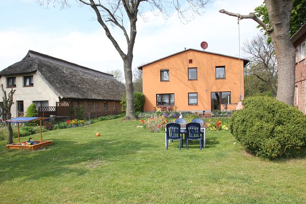 Haus Akazie F-1023 in Groß Zicker