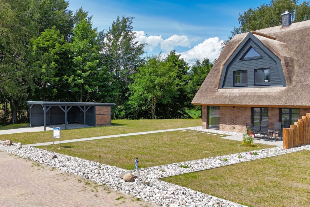 Strandhaus Jolu in Lobbe - 11